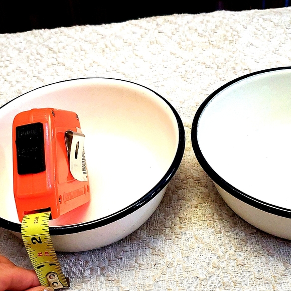 White Enamel Bowls - set of two - Picture 3 of 5